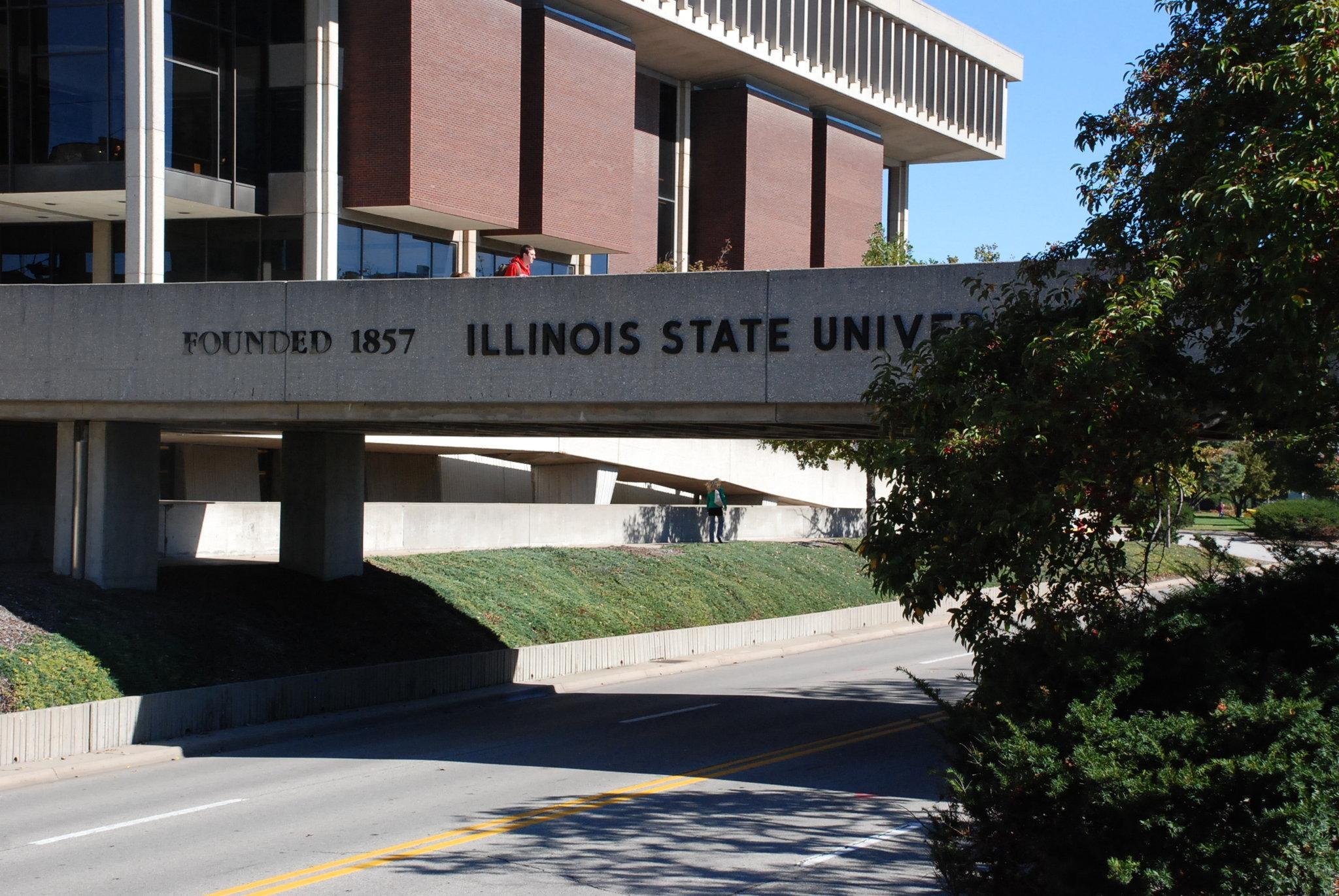 Holiday Inn Express Hotel & Suites Bloomington-Normal University Area By Ihg Exterior foto